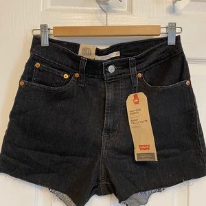 NWT Women Black Levi’s Jean Denim High Rise Shorts Size 27 NEW